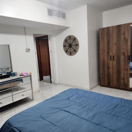 Sharing Motel Rooms Abu Dhabi Buitenkant foto
