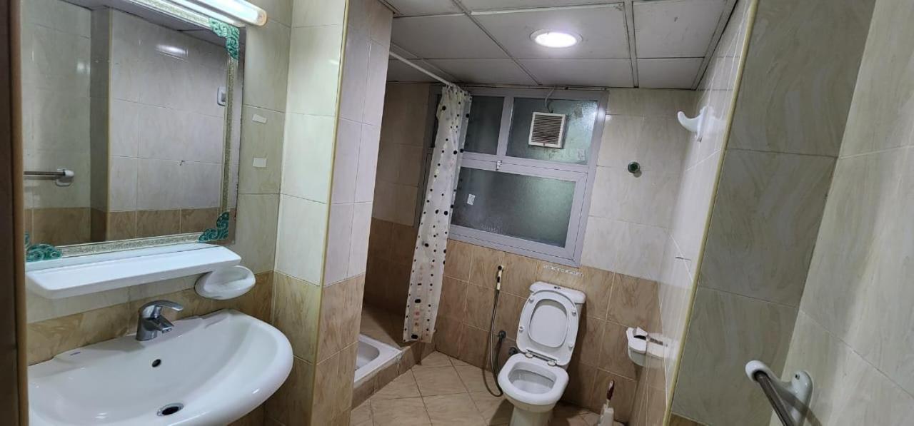 Sharing Motel Rooms Abu Dhabi Buitenkant foto
